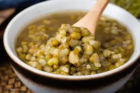 无论煮绿豆还是红豆，煮之前多加1步，8分钟全煮烂，粒粒出沙！图片