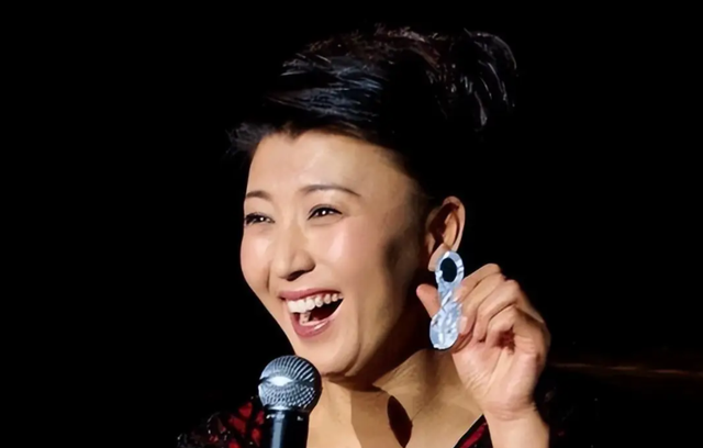 重罚！偷税、背人命债	，被官方彻查后首露面的闫学晶 迎来最终结局