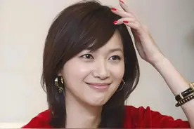 “风流才女”徐静蕾，住美国豪宅，身材发福，51岁有伴侣但不结婚图片