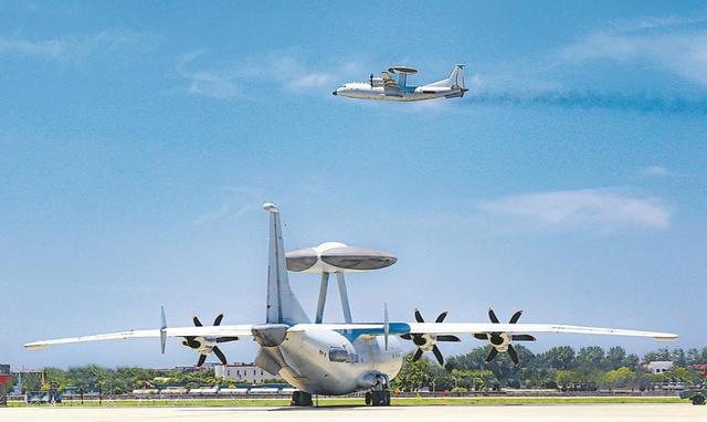 美媒选半世纪最强战机！歼-36凭何击败歼-50，颠覆性设计改写规则