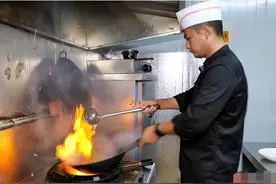 凑齐11人就“开席” 传统“大席菜”带来新体验图片