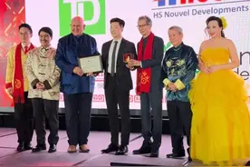 （完）妻子让白月光顶替我领奖，我主动辞职不忍了，公司原地破产图片