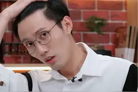 卖男式内裤被要求试穿，鹏鹏落落大方，一句自黑笑翻丈母娘图片