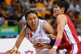 “中国女篮”苗立杰：德艺双馨，嫁大3岁现役军官，36岁生女退役图片