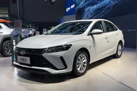 一降到底，不足6万了！油耗仅5L，四轮独悬！科鲁泽到底怎么样图片