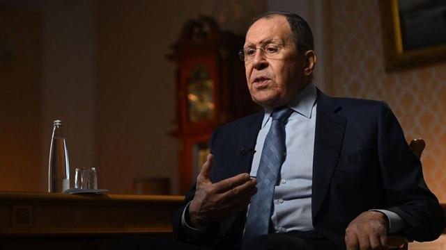 事先没有半点风声	，解放军突然围台，俄支持中国统一，郑丽文发声