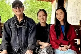 成名后抛妻弃子的李连杰，时隔34年后，再次为前妻女儿送上厚礼图片