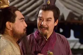 曹操进封魏王，刘备自称汉中王，他俩封王是否合法？还是刘邦高明图片