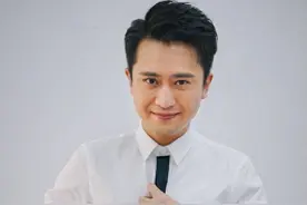 主持人杨帆：娶普通妻子李松奇，生下两个女儿，日子过得幸福美满图片