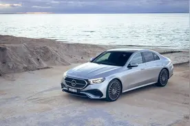 2024 款奔驰 E300 评测：缩小版S级图片