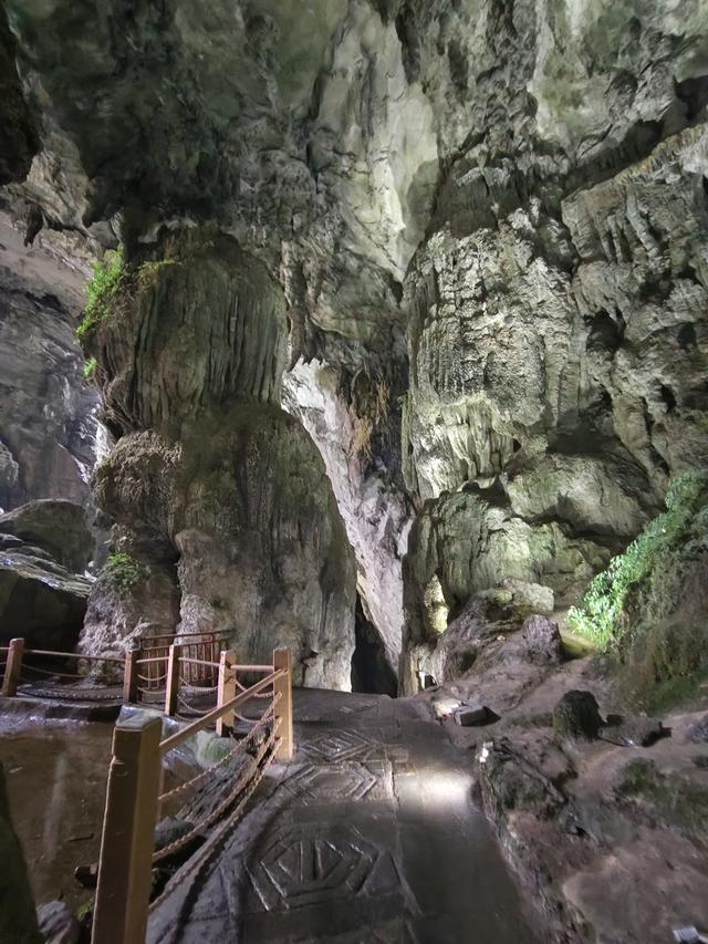 南行漫记：织金洞的美我不去评说，只说游的过程及感想