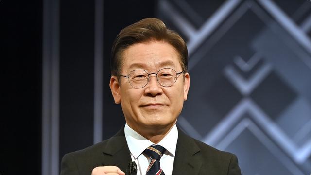 一听到死刑	，尹锡悦脸色涨红，韩国对华通报：已纠正前政府的大错