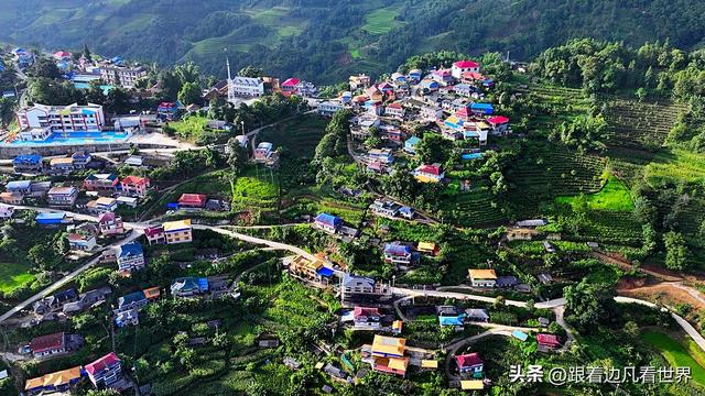 《西双版纳 澜沧行》漫山云雾绕左都，佤寨风情入画来