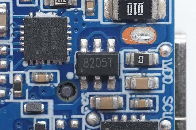 小米120W澎湃秒充+100W PD快充，酷态科10号超级电能充mini拆解