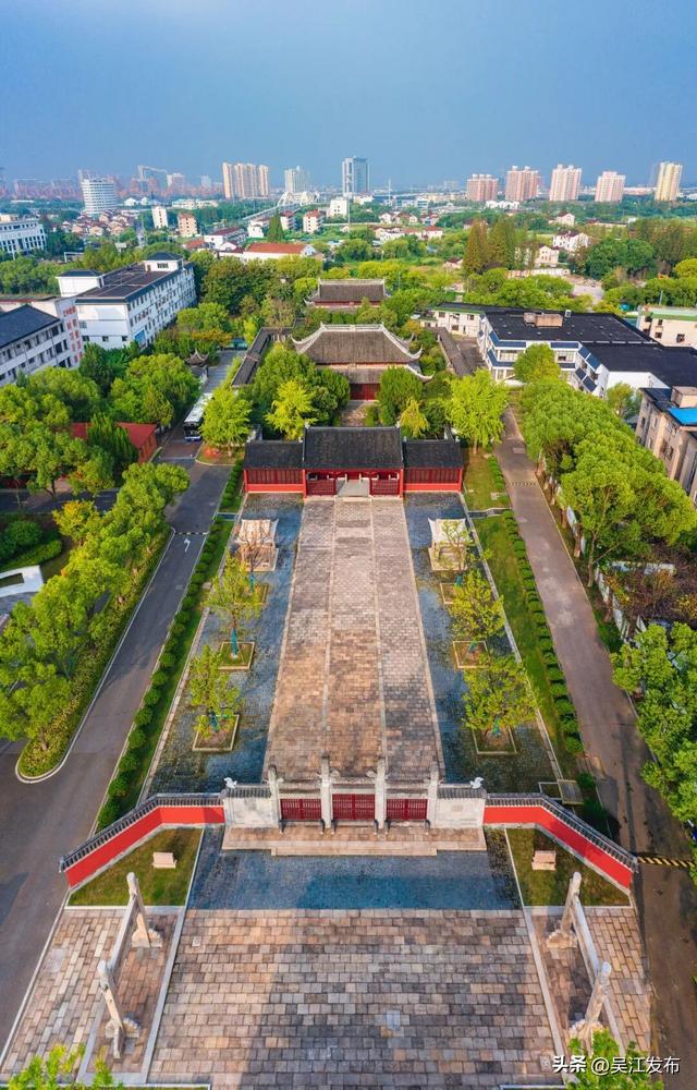 吴江人的_________ ，叫垂虹路 ！