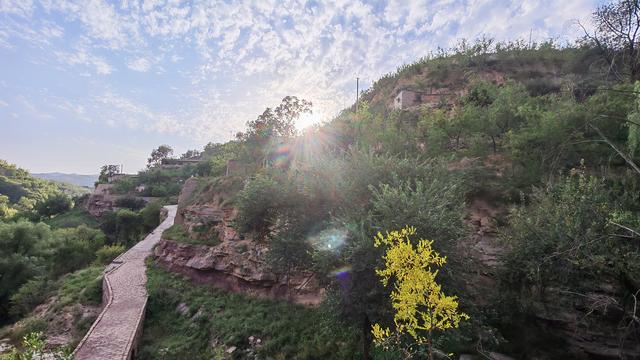 山西深度游—吕梁碛口李家山村