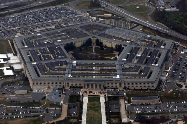 100枚导弹从天而降，美军发起斩首行动特朗普下令，俄英法失声