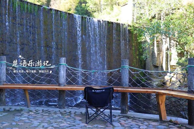 浙江宁波被群山夹峙的古村落，野溪谷成为露营休闲胜地，值得游玩