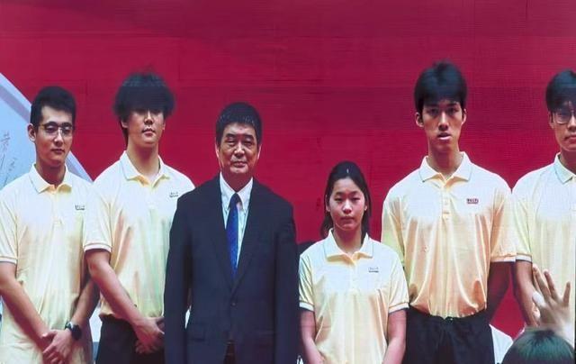 全红婵入学仅3天，恶心一幕出现，因“身材发胖、没文化”被质疑