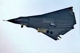 8架换1架？美国网友脑洞大开，抄袭中国一战术，企图击落六代机图片