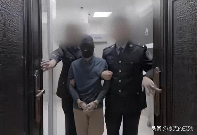 九三阅兵前夕，6名间谍落网！带1448份机密出逃，泄露尖端武器
