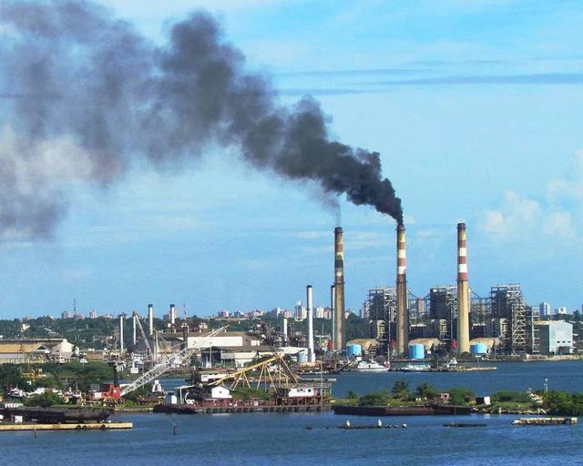 特朗普宣布，委内瑞拉出口中国石油加价2美元，中方：一桶也不买