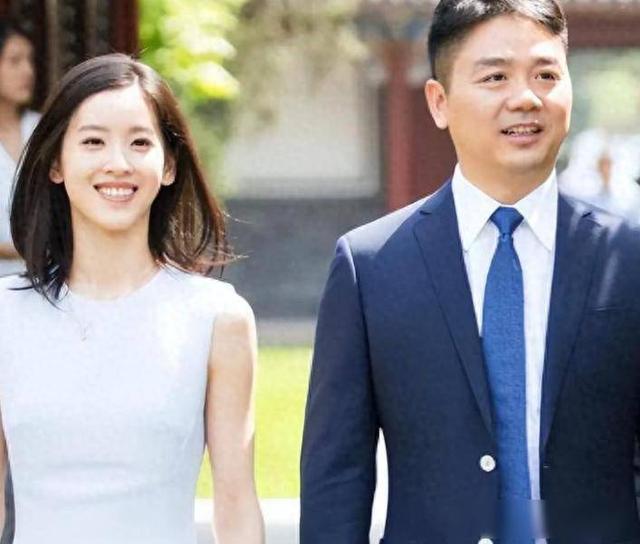 十年婚姻成笑话？32岁章泽天再次官宣喜讯，刘强东成为“过去式	”