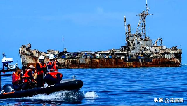 趴在中国仁爱礁9000多天的菲律宾军舰，如今已经再也拖不走了！