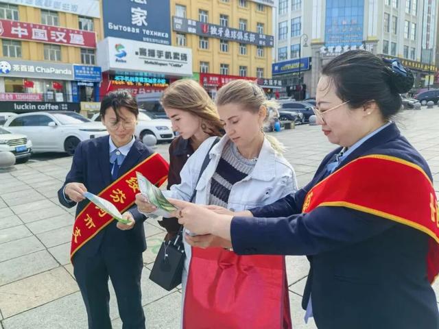 俄罗斯游客为啥喜欢来中国邮局？