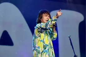 55岁的伍佰，“洗脑”了25岁年轻人图片