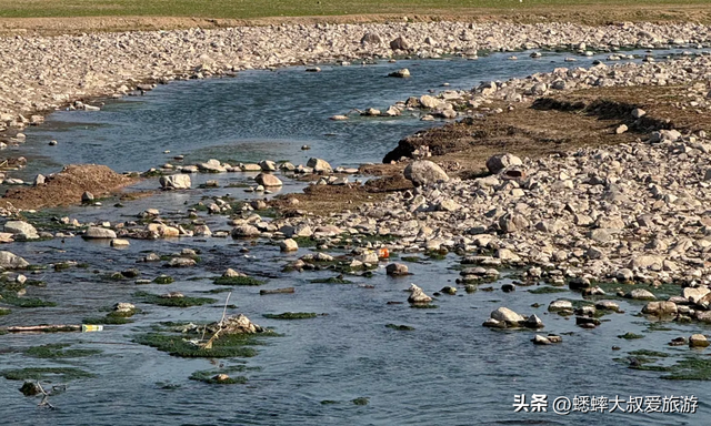 被誉“浙江小伊犁”的人工湖亮了，超级治愈，免费且能拍电影大片