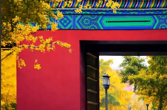 北京秋韵看地坛，网红打卡外有深意，老园子里的时光密码