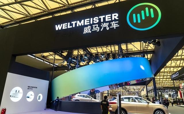 一夜负债200亿？电动车巨头轰然倒塌：终于活成贾跃亭了信徒