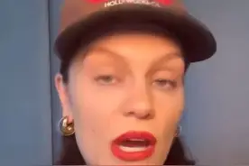 37岁知名女歌手确诊癌症图片