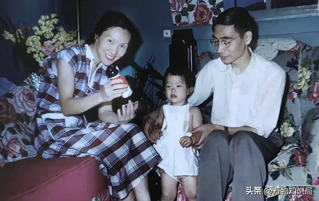 1960年，钱学森夫妇与郭永怀一家颐和园留影，两位夫人都才貌俱全