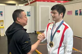 杨毅看不下去火力全开，谈小胖太敢说！名记：谁赞助WTT等于找骂图片