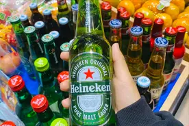 买啤酒时，原来“罐装”和“瓶装”区别这么大，以后别乱买了图片