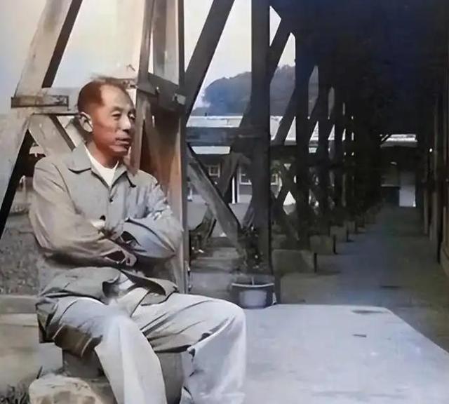 张学良被囚54年，生活奢华，月经费超北京人均工资400多倍