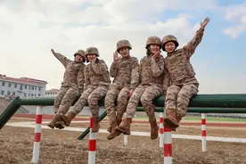 祝福！致敬！军营里的每一个“她”图片