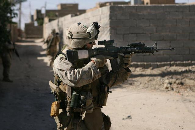M16A4：“冷战遗产”与“现代战术”完美融合的经典步枪