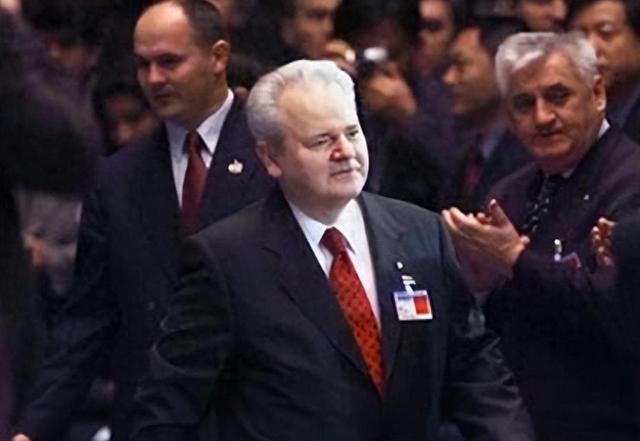 卖国求荣！为讨美国欢心将总统送进大牢	，如今结局大快人心