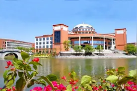 90%不知药学天坑！秃头率90%，实验卷疯？3所院校毕业起薪20万+图片