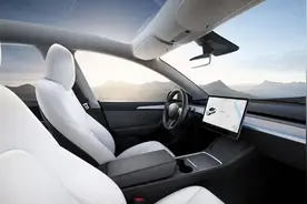 焕新版Model Y天幕顶被骂‘烤箱’？实测数据曝光后，车主沉默了图片