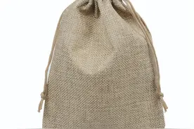 为何捕蛇人都用布袋装蛇，布袋柔软缝隙大，难道不怕蛇咬破吗？图片