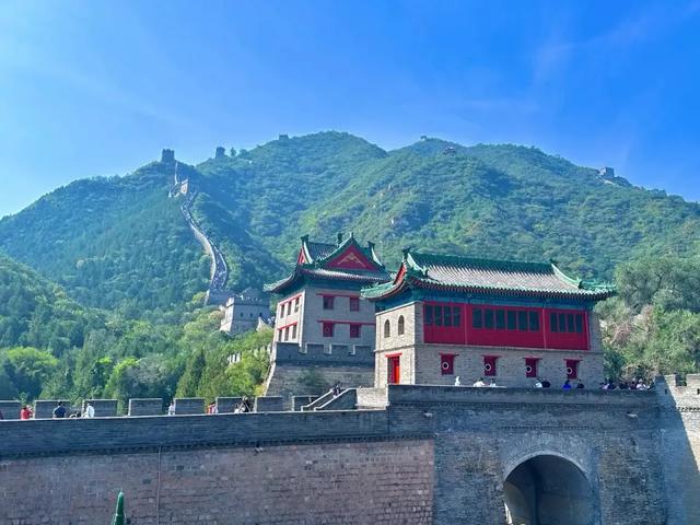 居庸叠翠：燕京八景中的雄关翠色，千年天险的诗意定格