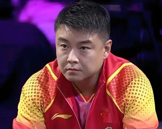脱衣挑衅、扔砸毛巾、不满王皓，这一次谁也救不了狂妄的张本智和