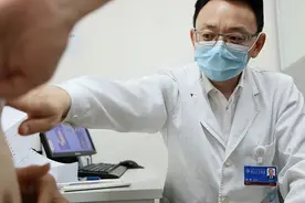 这种“凹凸曼”，好多是由老师发现！暑假未到手术已排不少|第医线图片