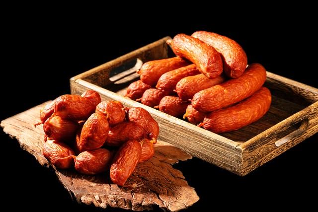 大量加拿大游客涌入黑河 打着旅游幌子不去旅游不吃美食，为啥来？