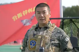 44岁徐佳近照曝光！霸气侧漏，与爆改变帅的“二牛”差距一目了然图片