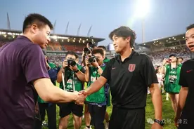 成都队主帅回应“赛前指责俱乐部”：我要负责图片